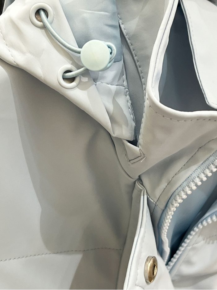 Parka engomada capucha