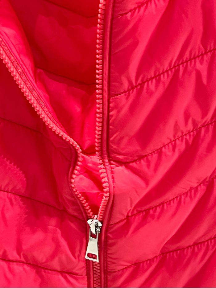 Chaleco acolchado pespuntes diagonales