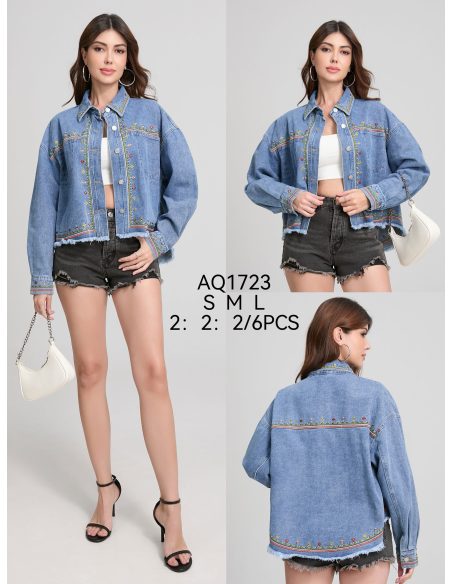 surchemise en denim brodée de fleurs