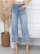 Jeans cropped bordado en bajo