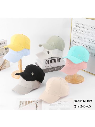 Gorra letras bordadas en colores vivos 2