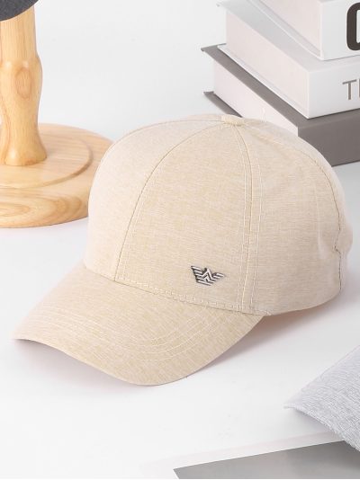 Gorra efecto lino detalle metálico