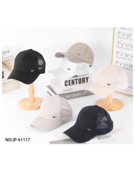 Gorra transpirable detalle metálico