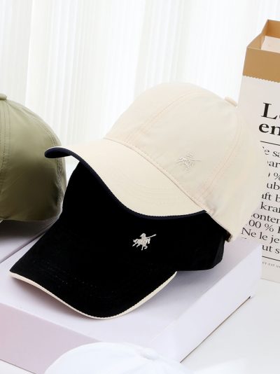 Gorra bordado jinete ribete en contraste