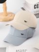 Gorra transpirable paneles perforados detalle metálico