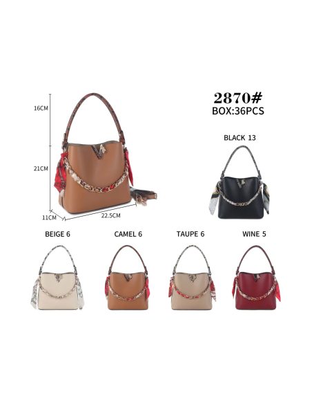 Hobo-Tasche mit geflochtener Kette und Schal