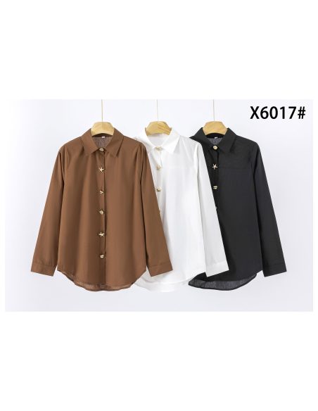 Baumwollhemd mit Sternknöpfen