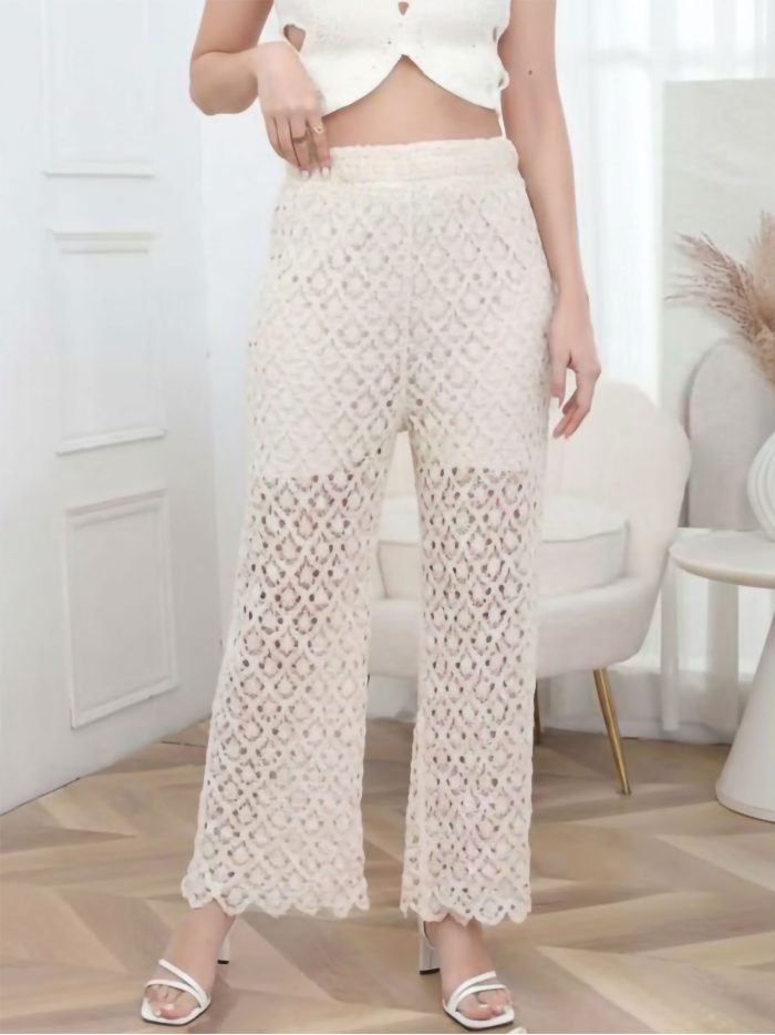 Pantaloni svasati traforati all'uncinetto