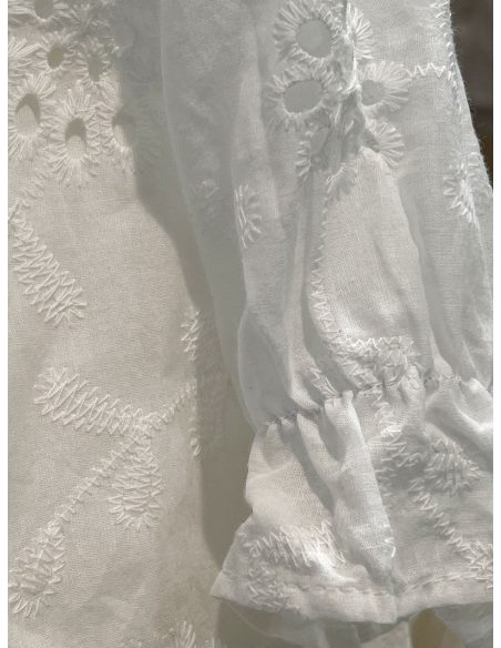 Completo traforato con camicia annodata + gonna midi