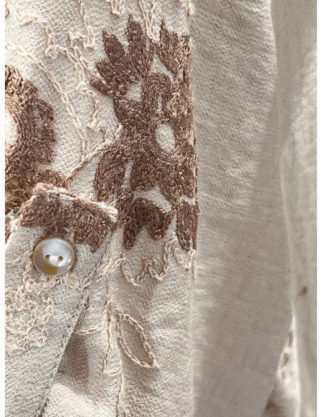 Completo camicia e pantaloni ricamati