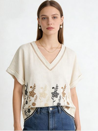 Blusa cuello pico bordada flores