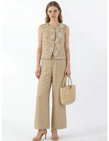 Conjunto de colete e calça bordados