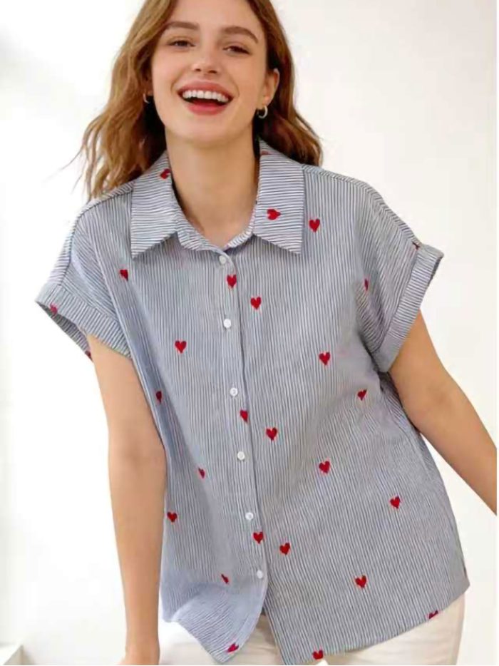 Camisa rayas corazones bordados
