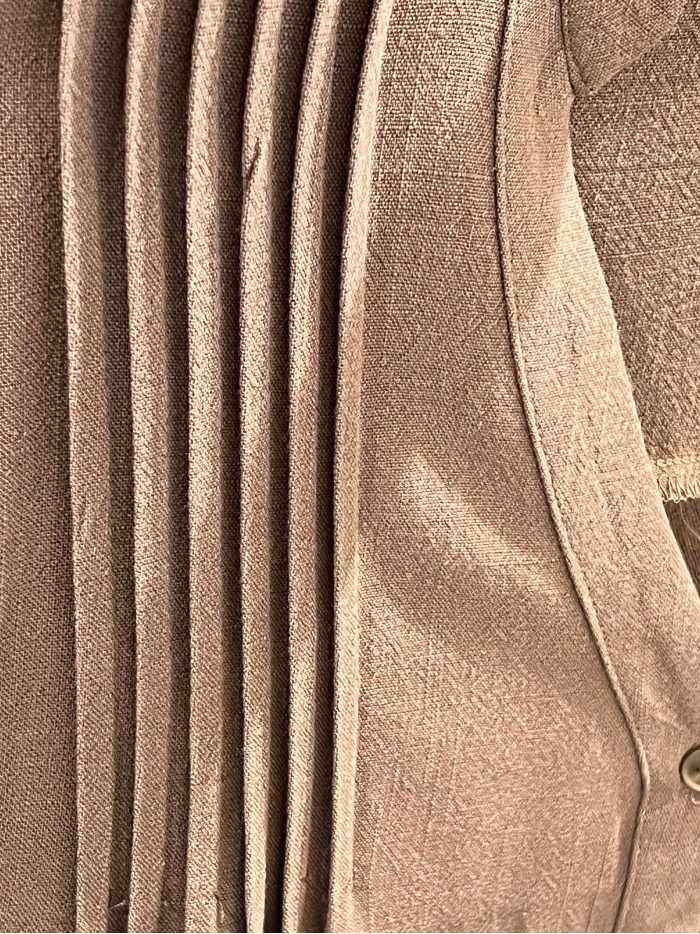 Conjunto de blusa e calça plissada com efeito linho