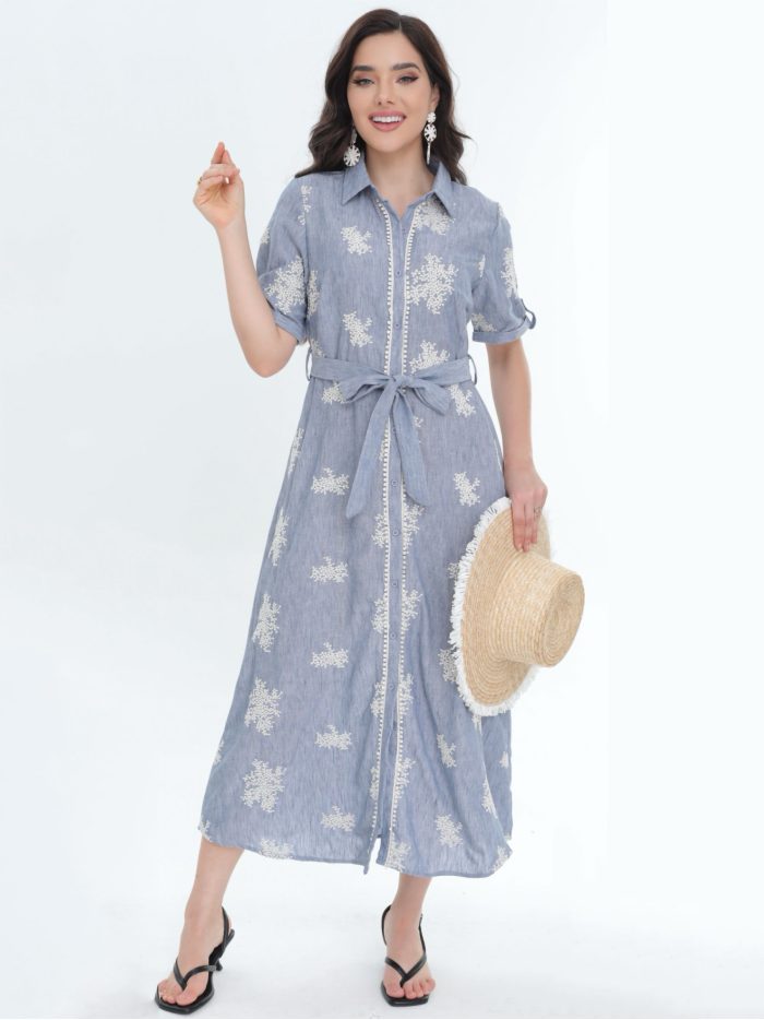 Robe chemise longue avec ceinture brodée