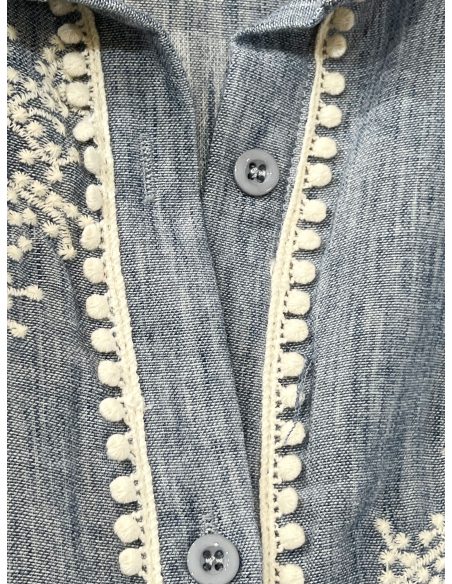 Robe chemise longue avec ceinture brodée