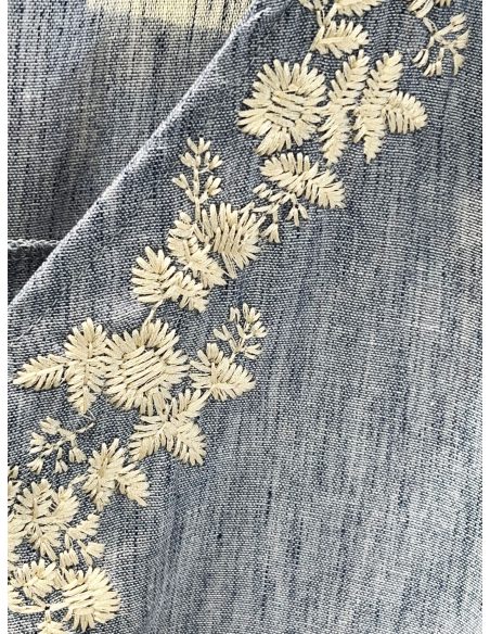 Blusa bordada manga acampanada