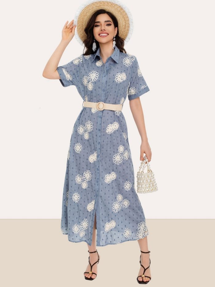 Vestido camisero azul bordado margaritas