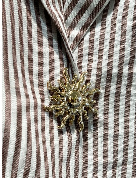 Blazer rayas broche joya