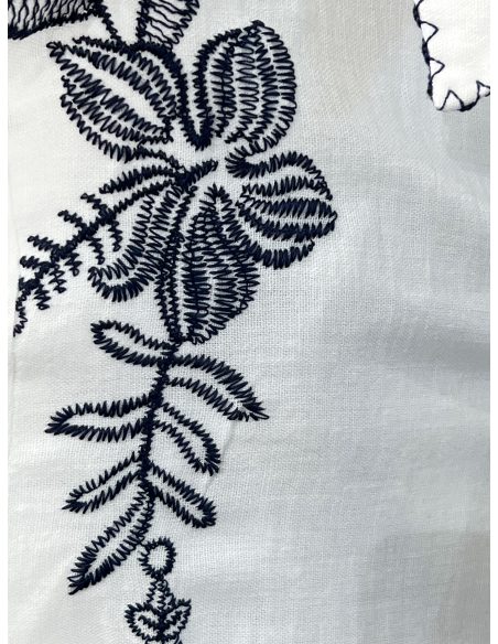 Bluse mit Blumenstickerei und kontrastierender Borte