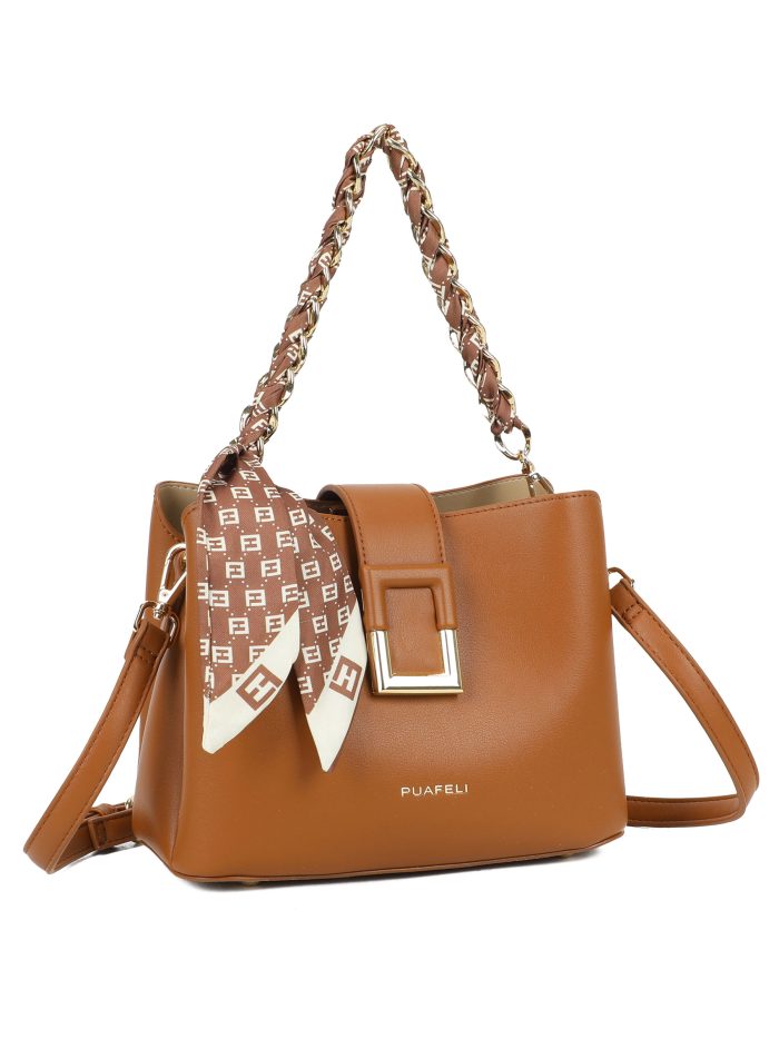 Bolso de mano detalle cadena y pañuelo