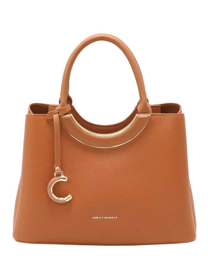 Bolso tote asas redondas y charm metálico