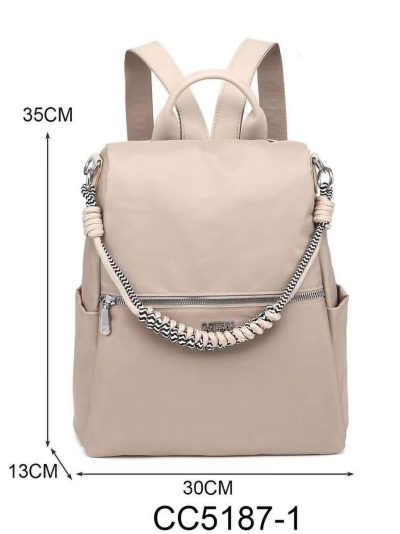 Mochila nylon cremallera y cadena decorativa