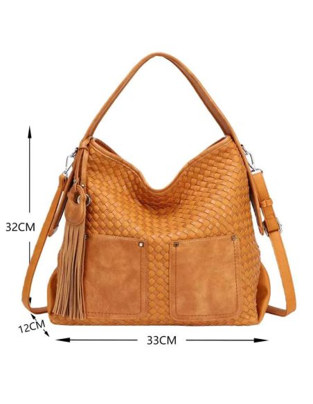 Bolso hobo trenzado flecos y bolsillos