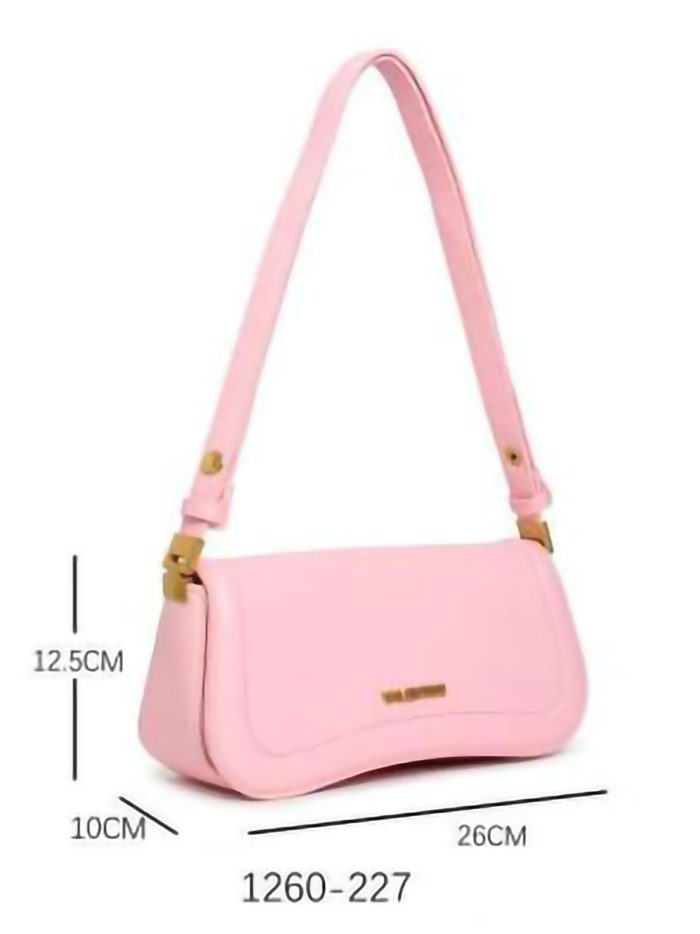 Bolso baguette solapa y herrajes dorados