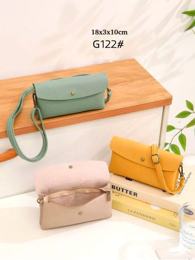 Bolso bandolera tipo sobre solapa