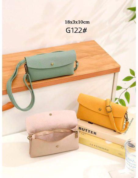 Bolso bandolera tipo sobre solapa