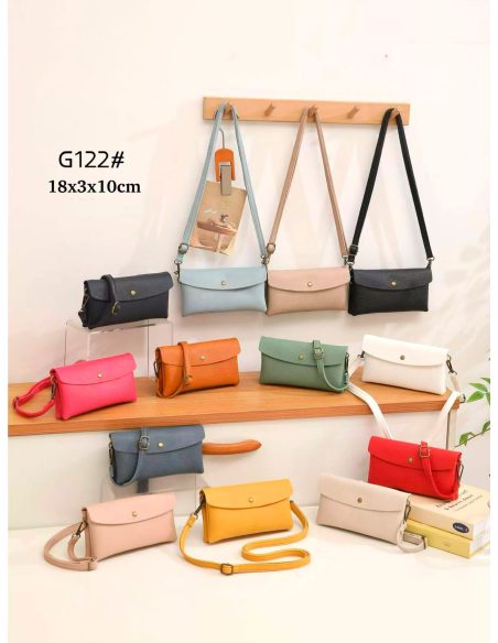 Bolso bandolera tipo sobre solapa