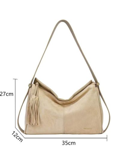 Bolso hobo efecto ante borla