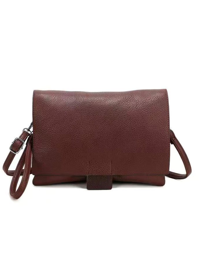 Bolso bandolera minimal con solapa