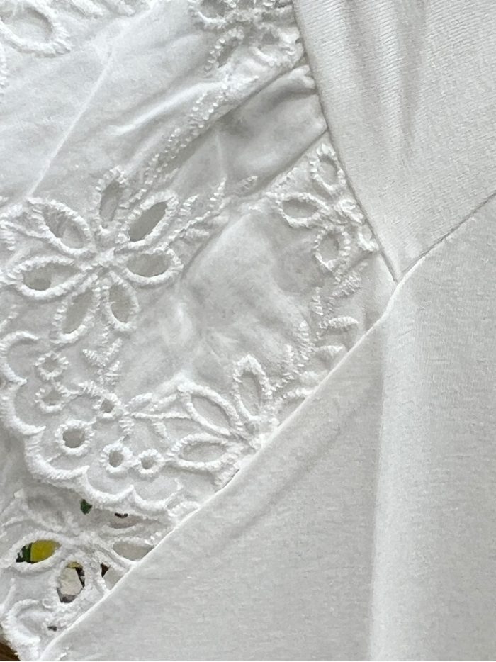 Camiseta manga detalle calado