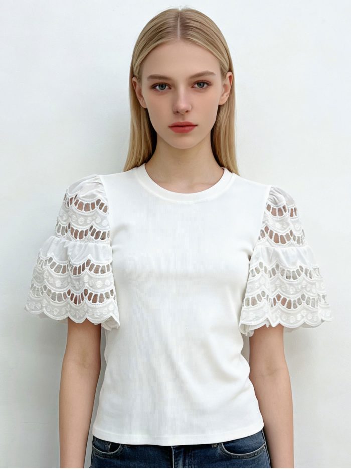 Camiseta mangas de encaje en capas