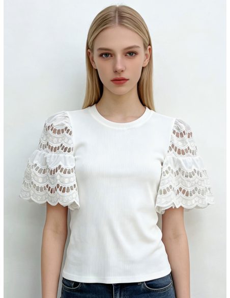 Camiseta mangas de encaje en capas