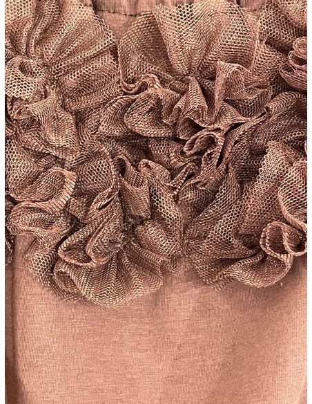 Camiseta hombros descubiertos flores 3d