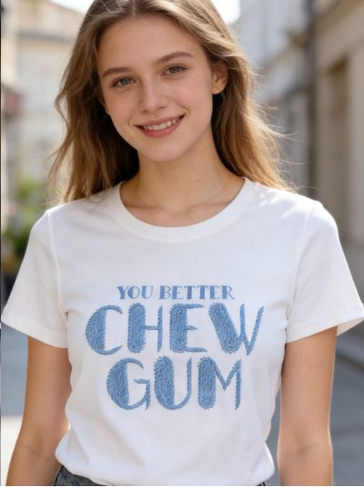 Camiseta bordado texto chew gum