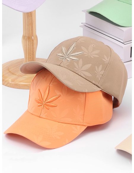 Gorra hojas en relieve en tonos pastel