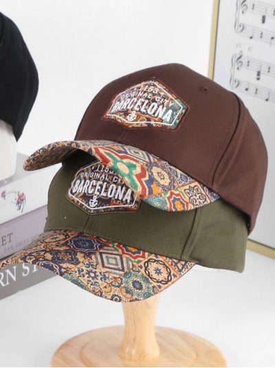 Gorra parche Barcelona con visera mosaico
