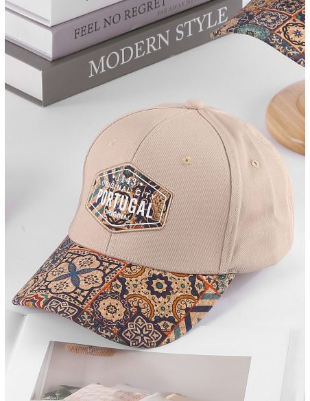 Boné com patch de Portugal e aba em mosaico