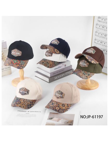 Boné com patch de Portugal e aba em mosaico