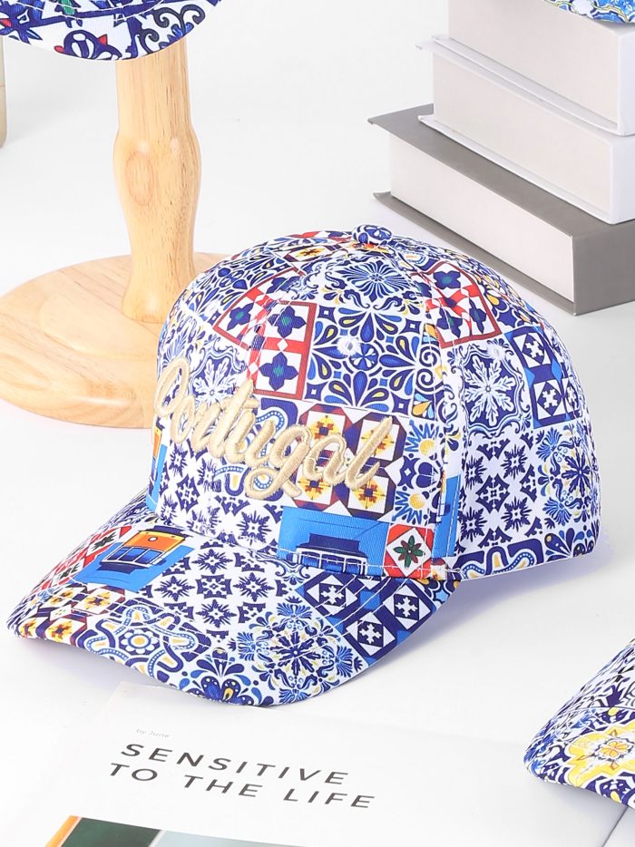 Boné de Portugal bordado com estampa de mosaico