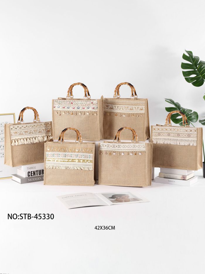 Borsa da spiaggia in iuta con manici in bambù e dettagli boho