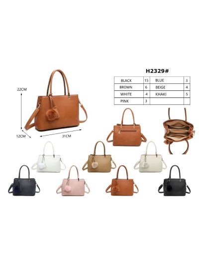 Bolso de mano detalle pompón 2