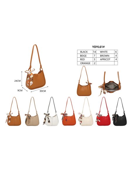 Bolso hobo con pañuelo decorativo