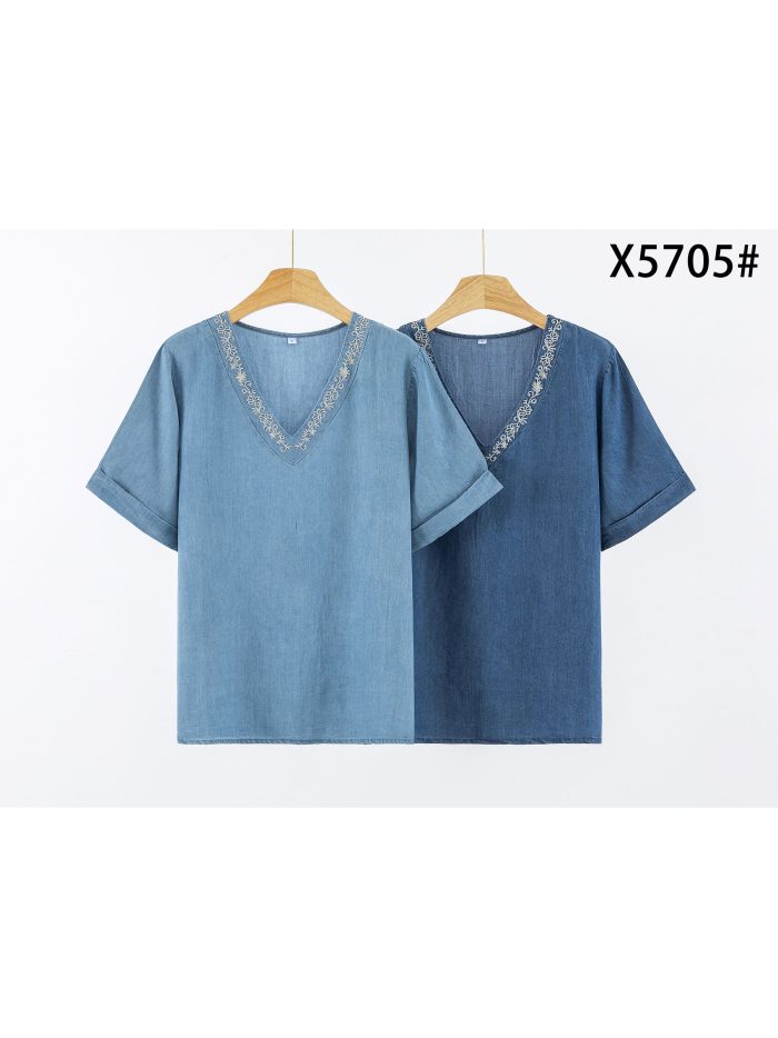 Bestickte Bluse in Jeansoptik mit V-Ausschnitt