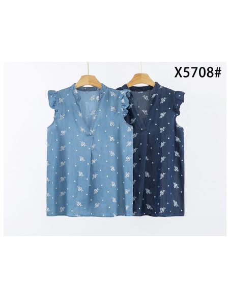 Blusa bordada símil denim sin mangas volantes