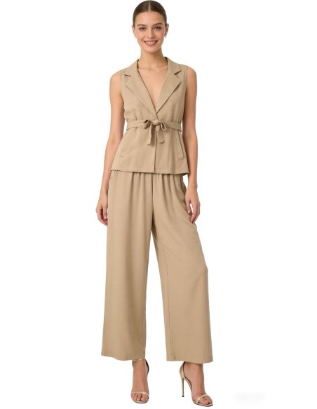 Conjunto chaleco tipo blazer + pantalón ancho